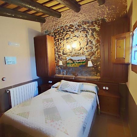 Masia Can Felip B&B Llinars del Valles Exterior foto