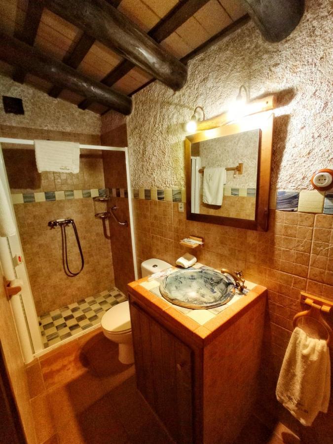 Masia Can Felip B&B Llinars del Valles Exterior foto