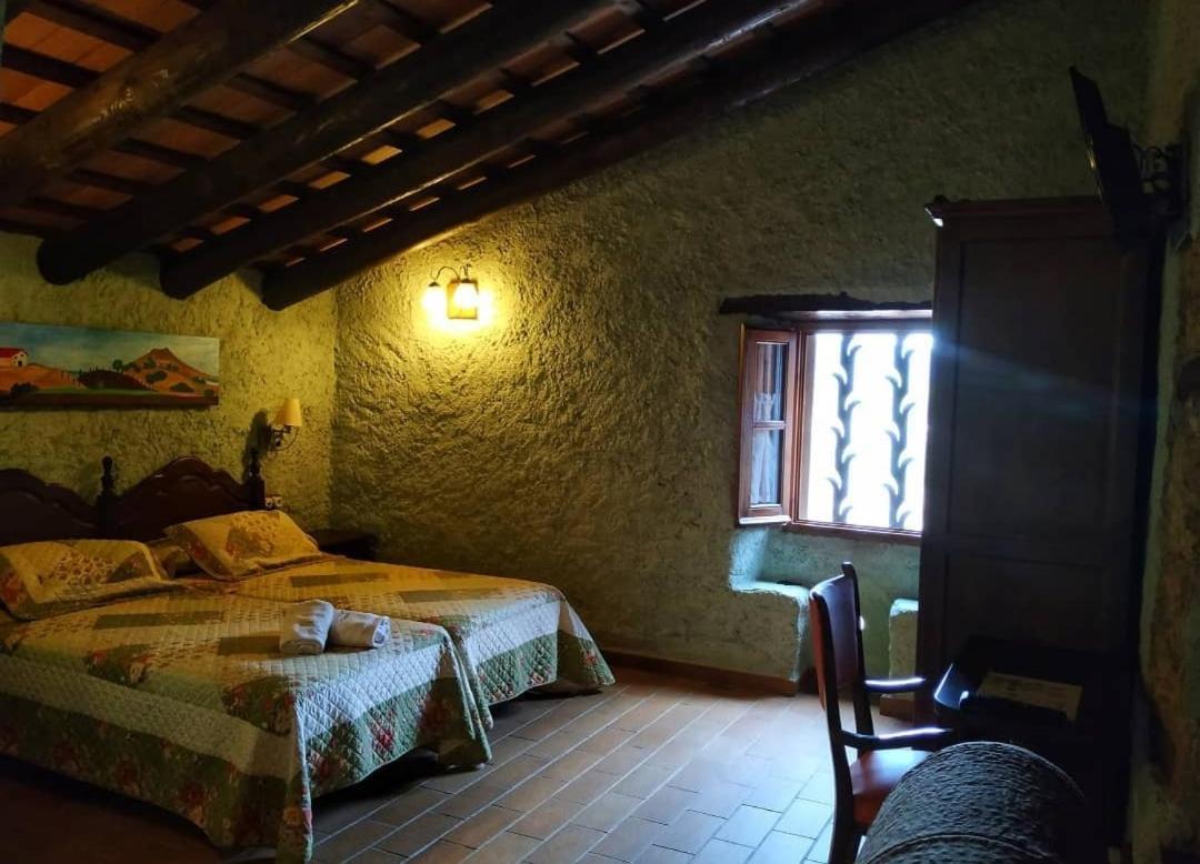 Masia Can Felip B&B Llinars del Valles Exterior foto